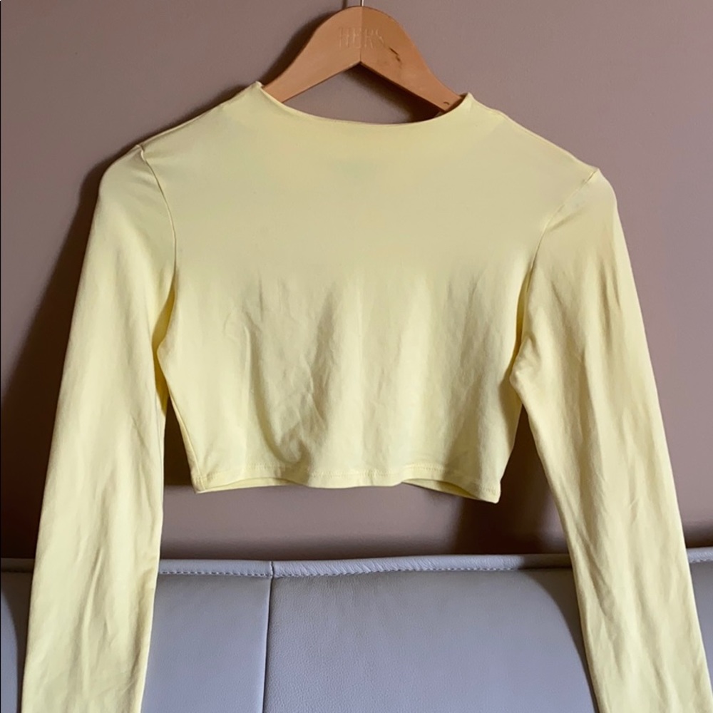 neon yellow long sleeves crop top
